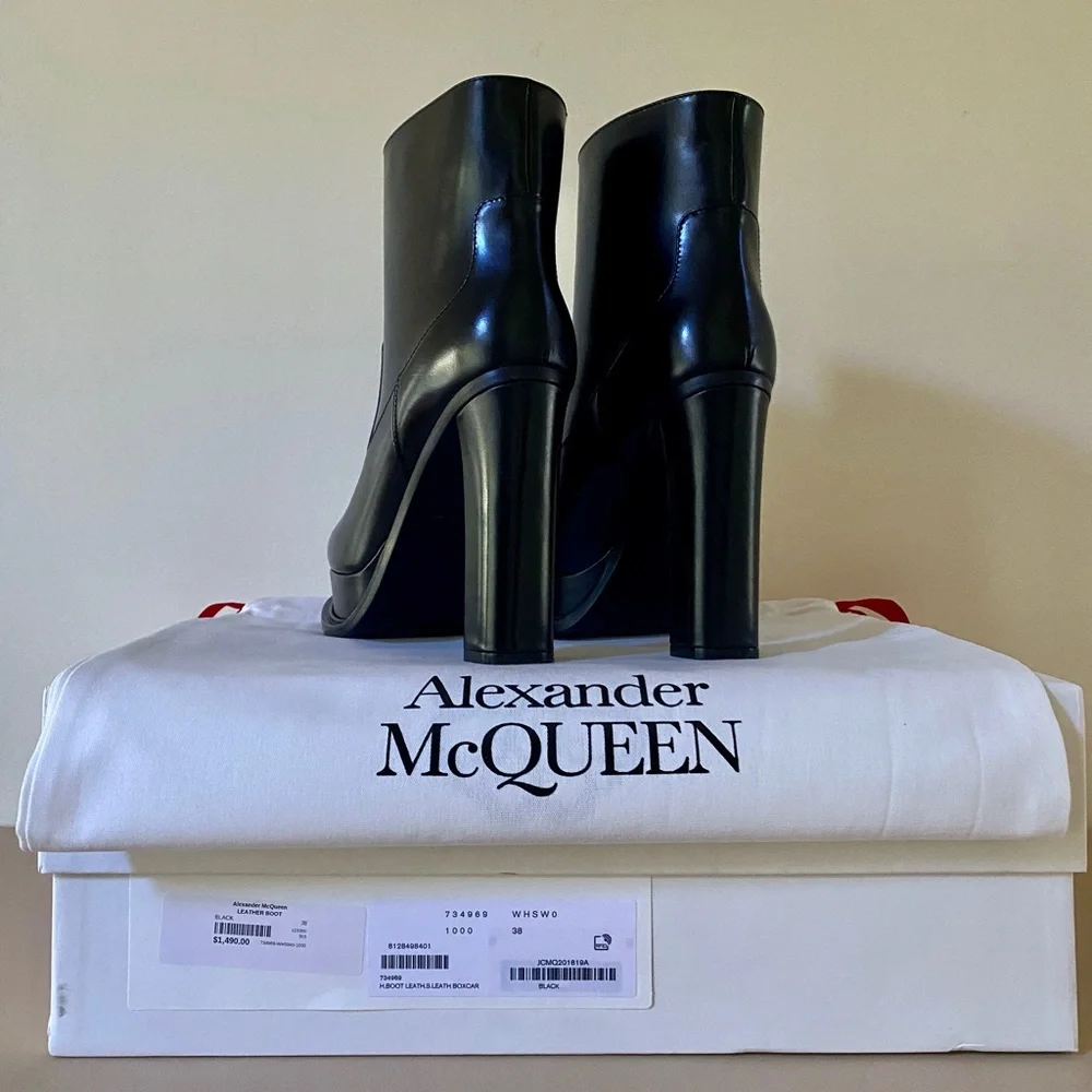 Alexander McQueen Black platform Ankle Boots US8